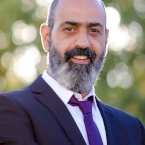 السيد نقولا زرينة